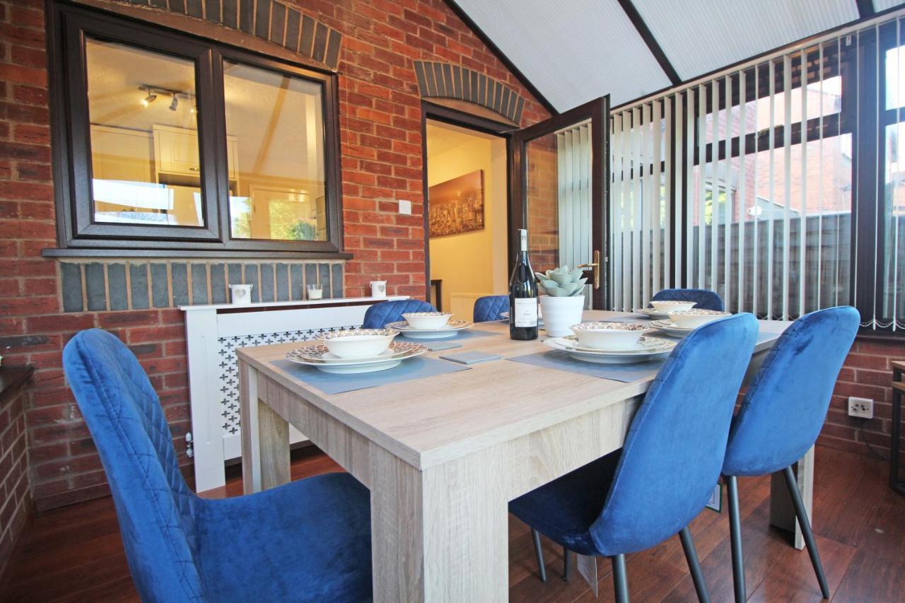 The Barwoods - Modern Spacious Home In Chester - Parking Экстерьер фото